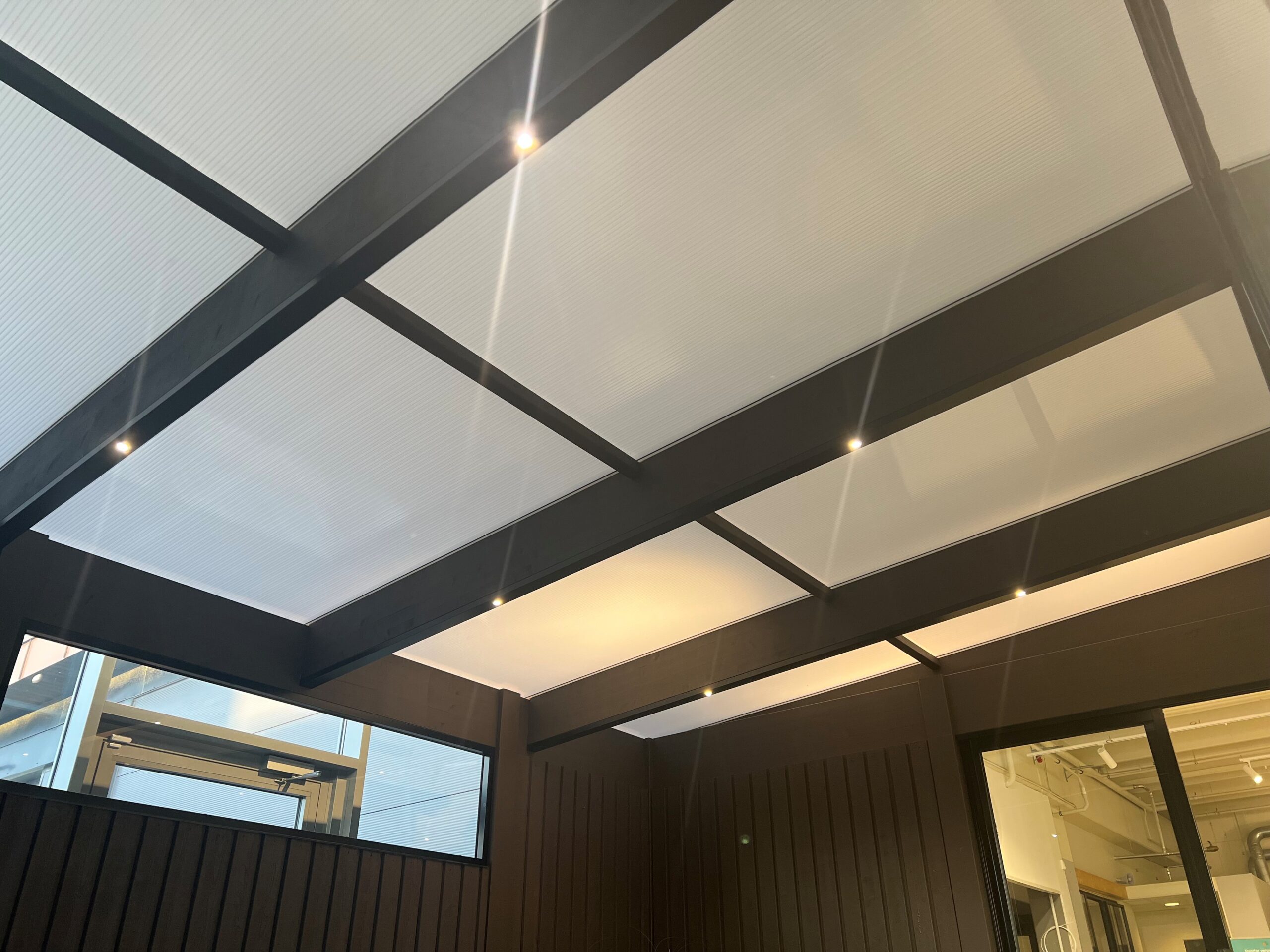 Lekre integrerte LED lamper med skjult kabling